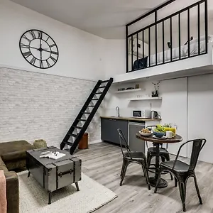  Apartment Modern French Studio In Frankreich