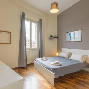  Apartment Near The Port-elegante Con Vista Sui Canali Italien