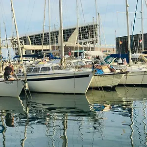  Botel Sleep & Boats Barcelona Spanien